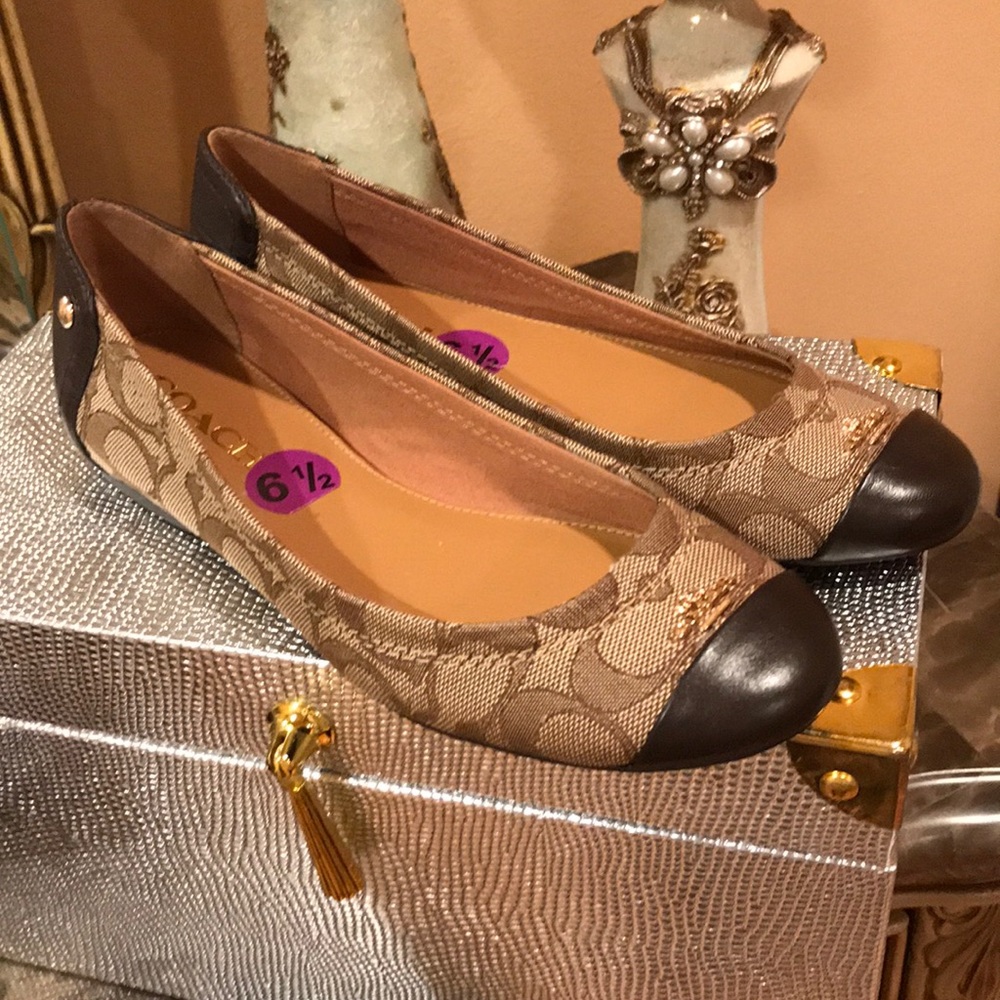 COACH Flats